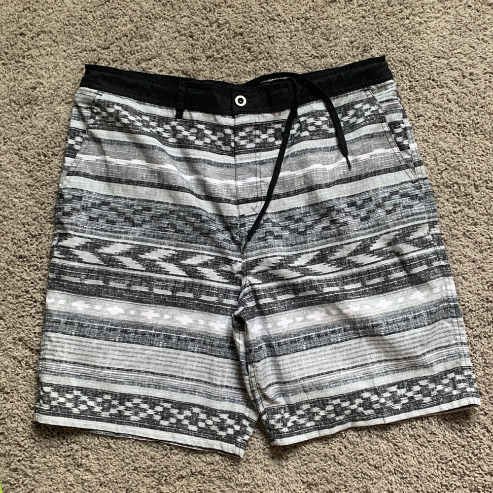 Carbon Patterned Hybrid Shorts